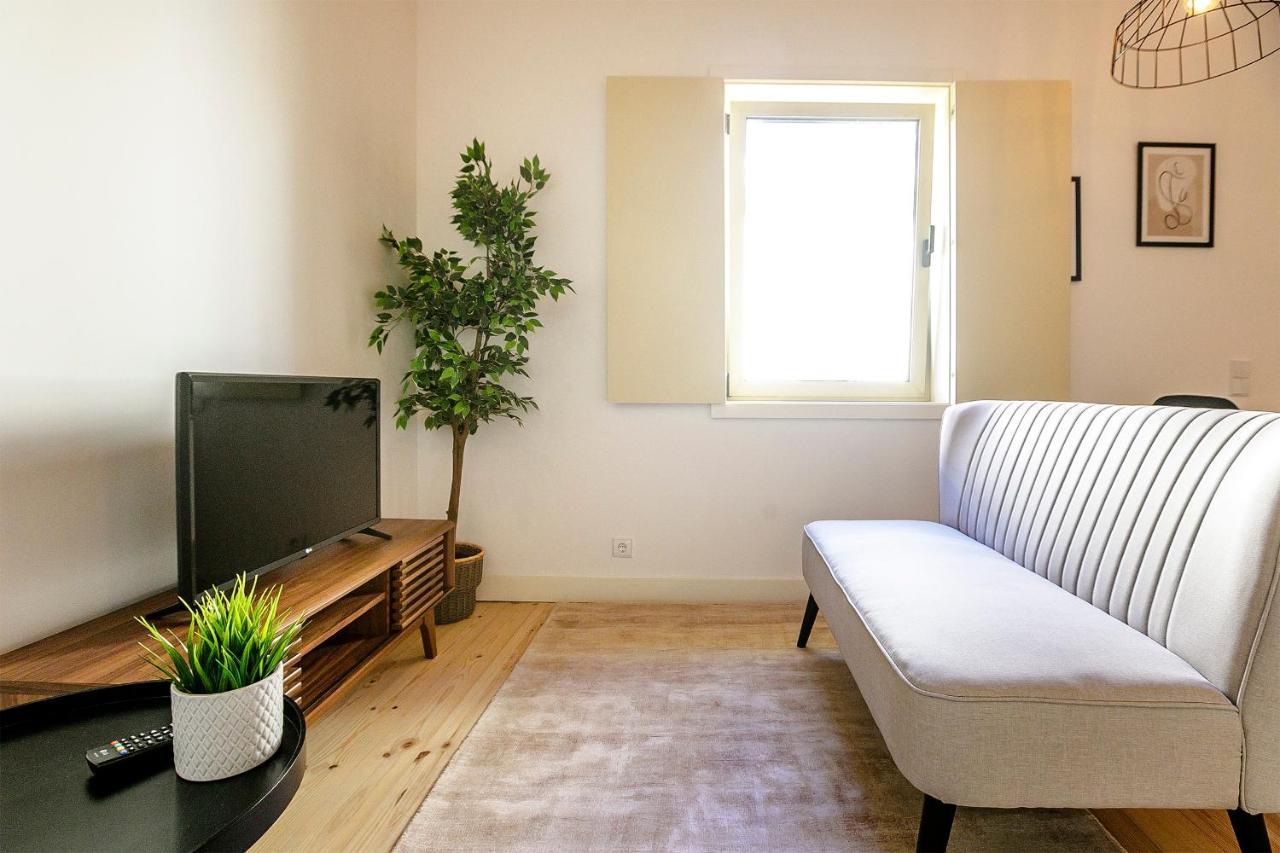 Lovelystay - Vila Burgaes Porto Bagian luar foto