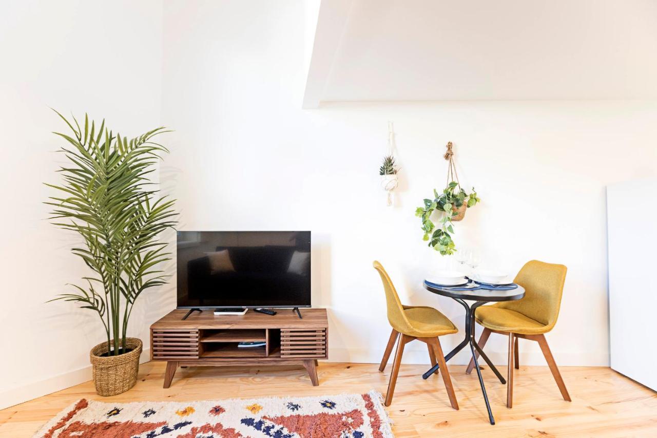 Lovelystay - Vila Burgaes Porto Bagian luar foto